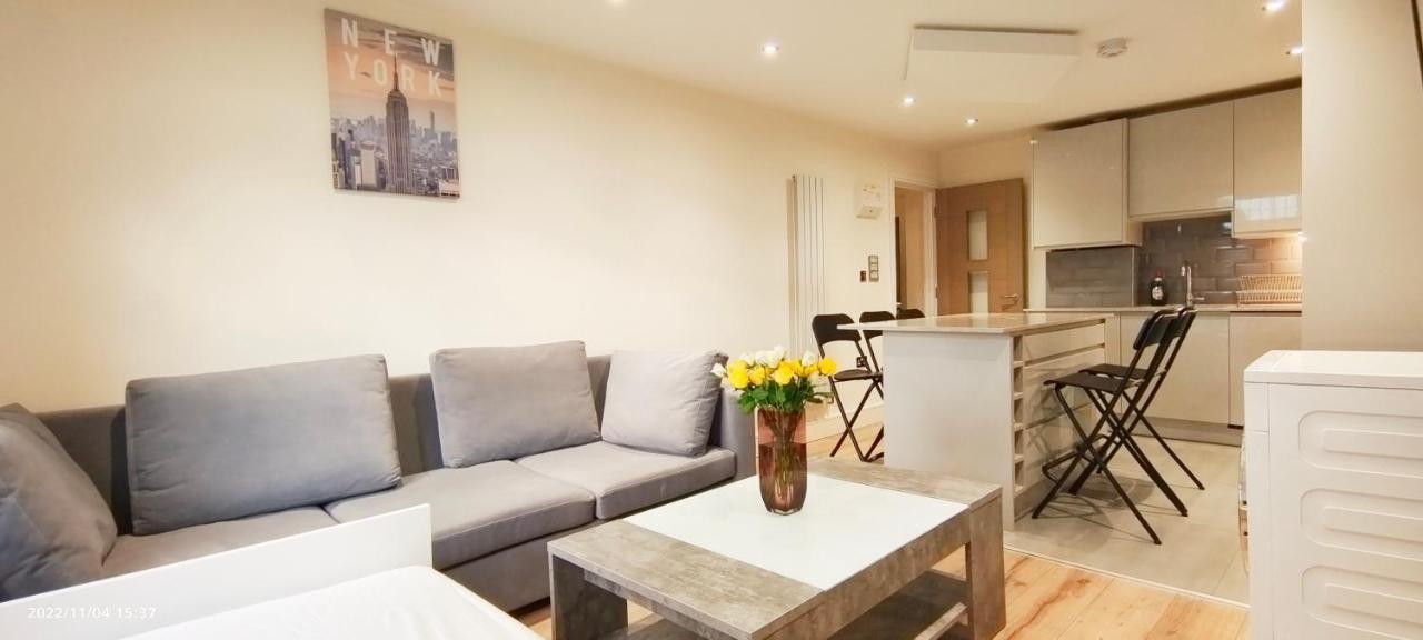 First Floor Flat 1 Northwood Londres Exterior foto